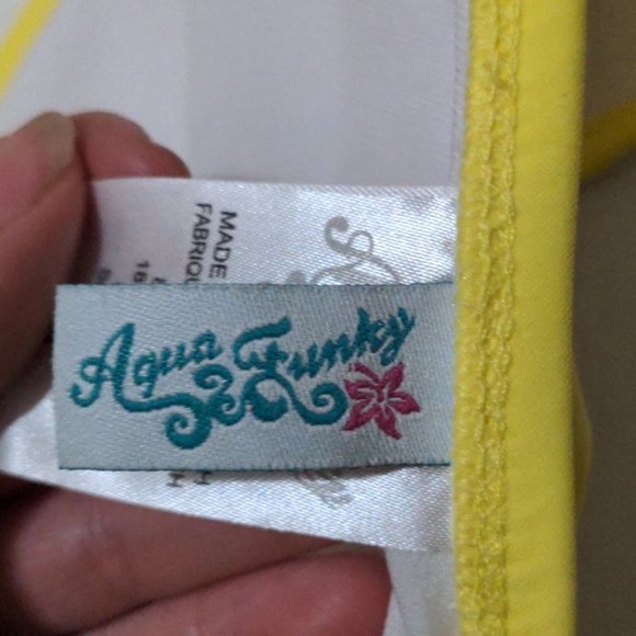 L Yellow Bikini 👙 Aqua Funky - Picture 6 of 8